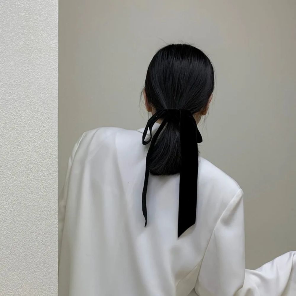 女生头像成熟简约高级感高冷不露脸真人女头