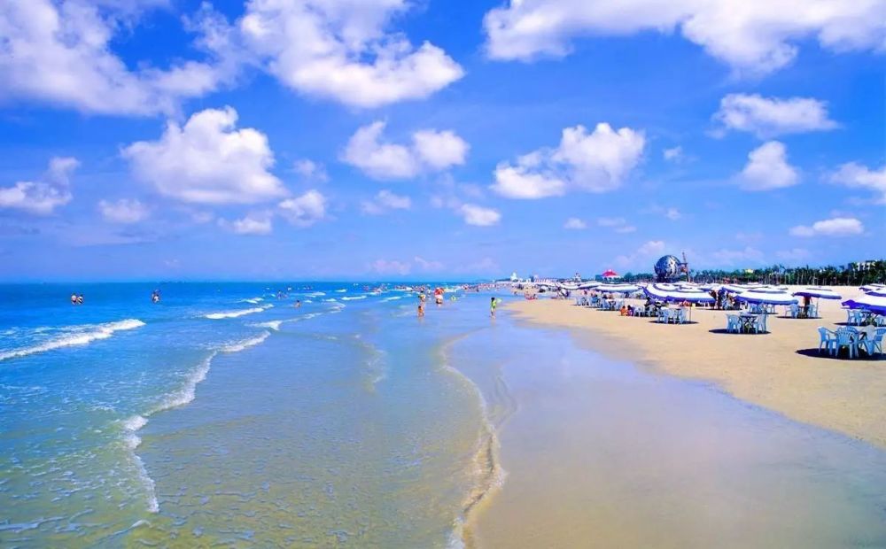 北部湾有两座海滨城市,空气好,环境优,北方人都喜欢来