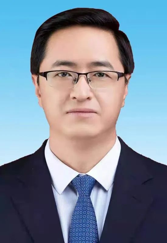 省委党校研究生,中共党员,现任青海省西宁市人民政府党组成员,副市长