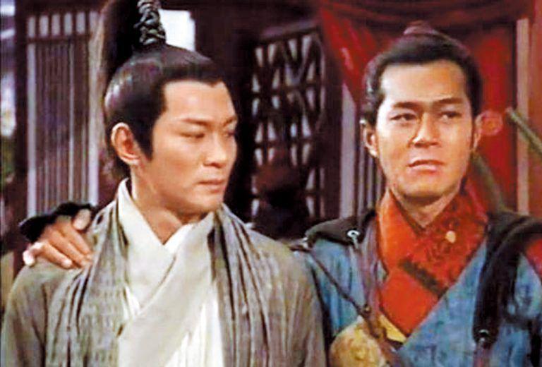 江华:44岁退圈,53岁卖保险,老婆比他大8岁,26岁儿子当护士