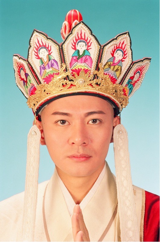 满嘴善良仁义,总是站在道德制高点上的师傅,江华的唐僧颜值就不用说了