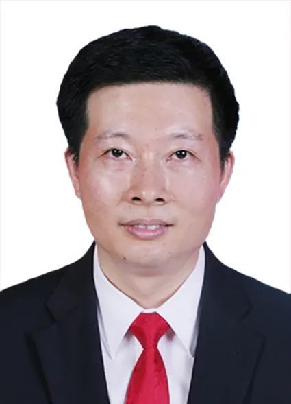 决定接受杨兴忠辞去三明市人大常委会副主任职务的请求,祝荣亮辞去