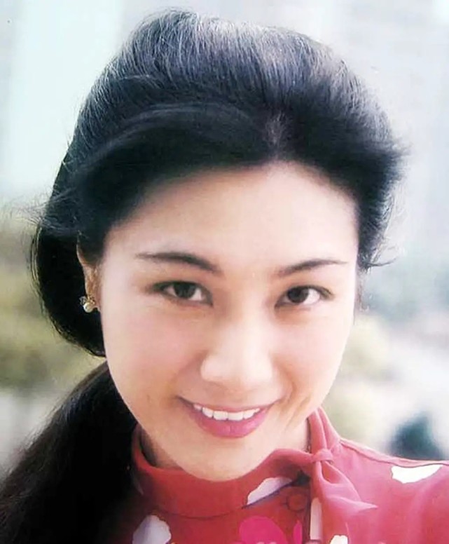 80年代当红女星陈烨:巅峰时赴美留学嫁给老外,如今过