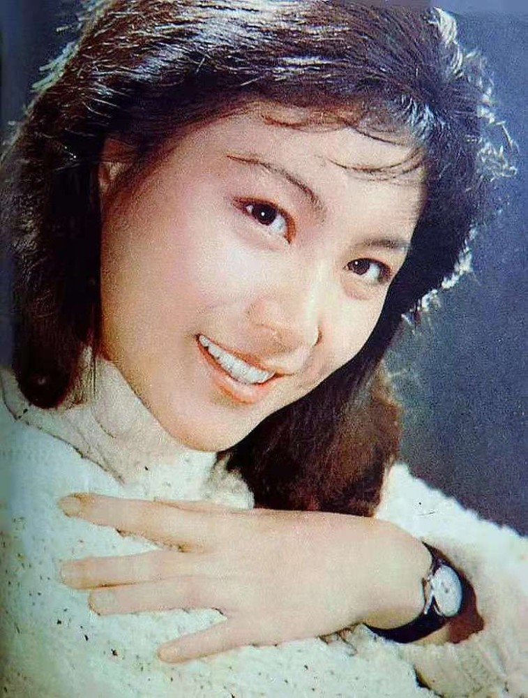 80年代当红女星陈烨:巅峰时赴美留学嫁给老外,如今过得如何?