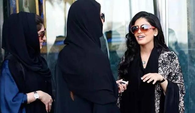 沙特允许一夫多妻,为何却禁止四个国家的女人嫁入沙特