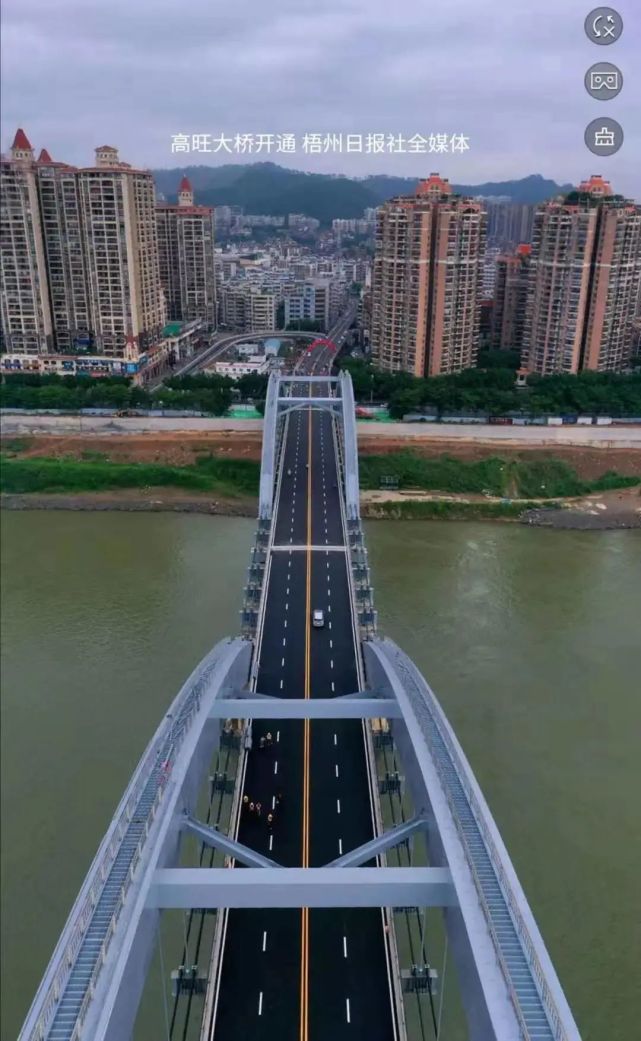 5月10日,随着西江四桥北岸第二联箱梁浇筑完成,高旺大桥上层桥面终于