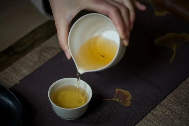 不管是煮茶,还是冲泡茶,都要控制好茶水比例,才能收获到一杯醇爽好喝