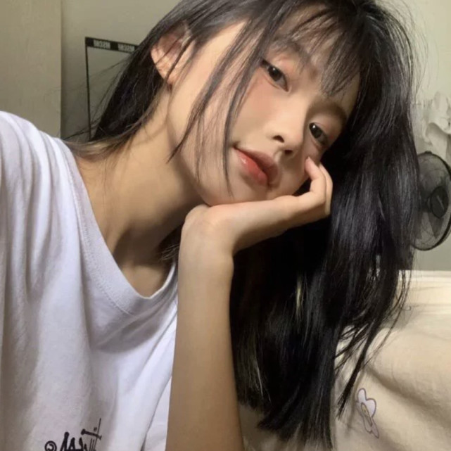 ins招桃花女生头像