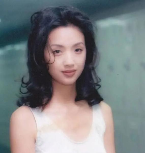一生活得清醒的"丑女"吴倩莲,为何成了刘德华最亲的女星?