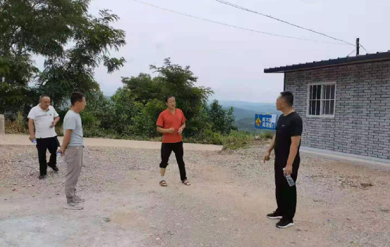 西和:现场制止3起乱修乱建
