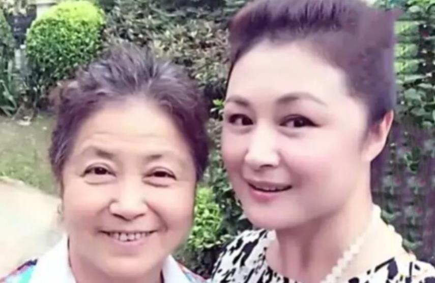于月仙离世后,网友提议把遗产大部分给娘家人,张学松罕见发脾气