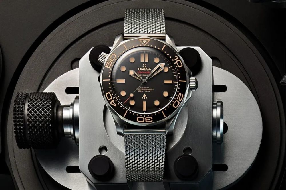 omega《007》主题 seamaster diver 300m别注腕表