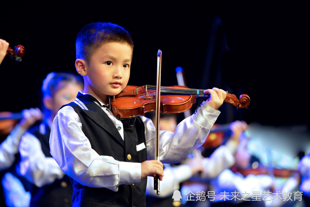 浅论小提琴对幼儿益处和教师启蒙主导作用未来之星教育