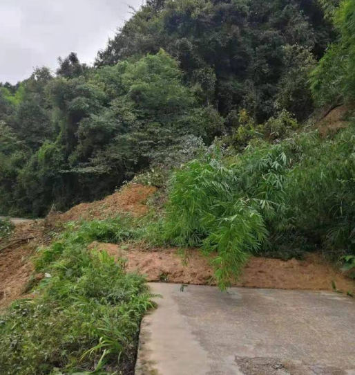 持续暴雨!大竹这些地方山体塌方或滑坡暂时无法通行!