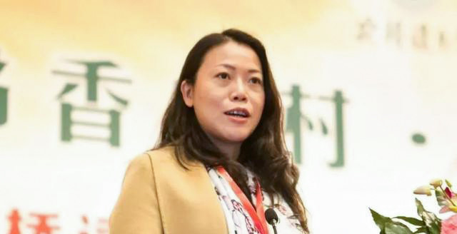 碧桂园女总裁杨惠妍:七登首富,日赚四千万,中国最有钱