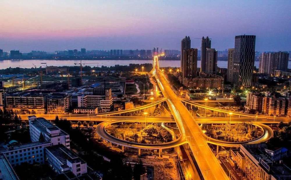 我们的gdp包括香港澳门吗_上半年香港 澳门 台湾的GDP有多少呢 在全国排多少名呢