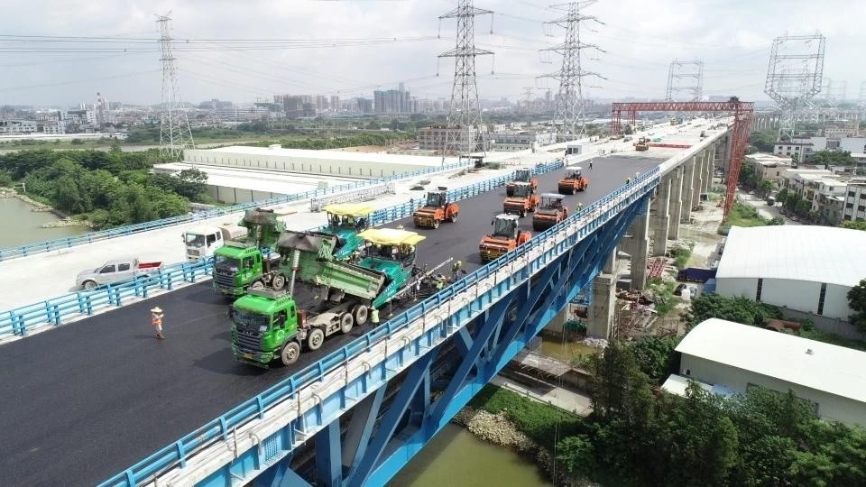 23千米,由广中江高速与南沙港铁路共同建设,大桥上层为高速公路,下层