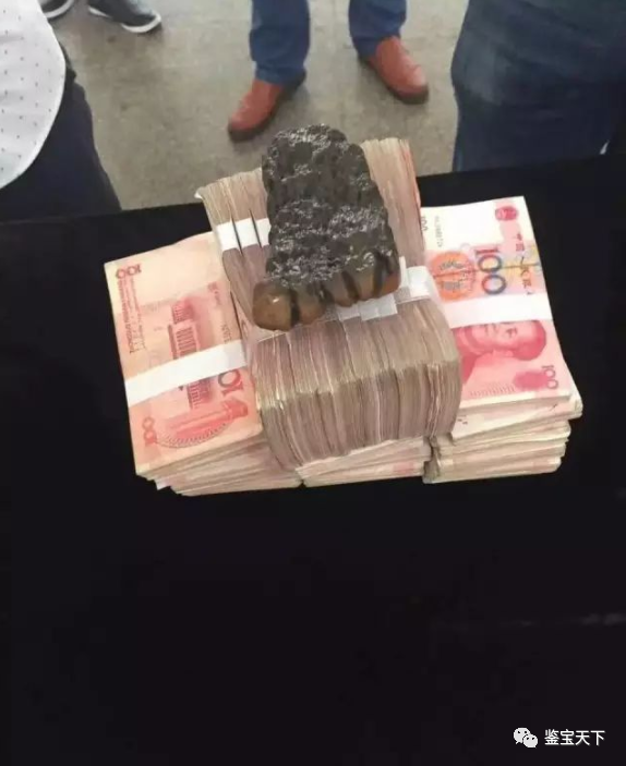 109万成交的奇石竟然是这样一块脏石头