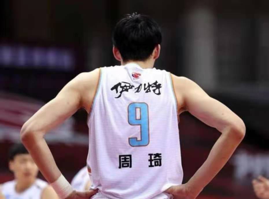 周琦对抗体制?但这不是主因,钱少活多离家远,打工人周琦太辛苦
