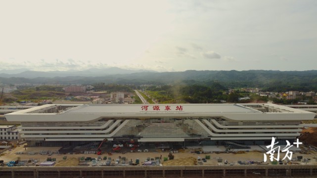 赣深高铁河源东站,河源北站,龙川西站,和平北站四座站房是"一站一景"