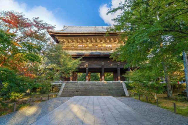 前身是禅林寺,位于日本京都.南禅寺是临济宗南禅寺派的大本山.