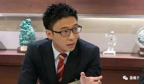 郭晶晶为人正直,对霍启山"长嫂如母",为何霍启山"怕"她呢?