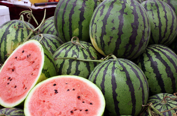 梦见西瓜被切开，寓意与解析