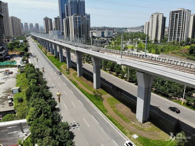 途经华福路,九江大道,南北大道,止于滨江新城,设石林寺,九龙园,双福