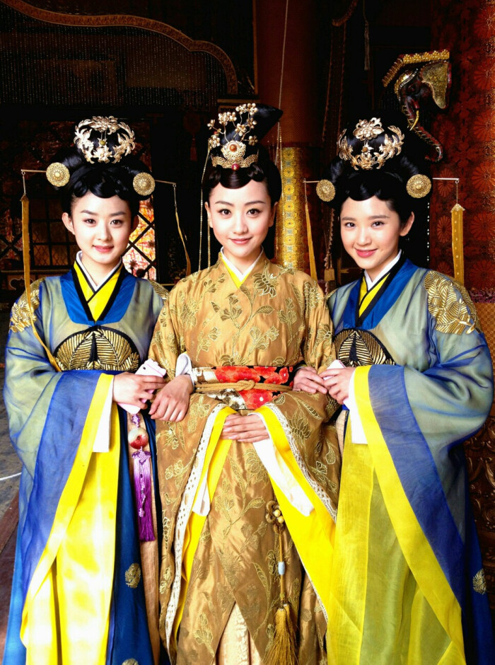 陆贞从官商世家的大小姐到躲避追杀入宫,从一个宫女到被孝昭帝高演