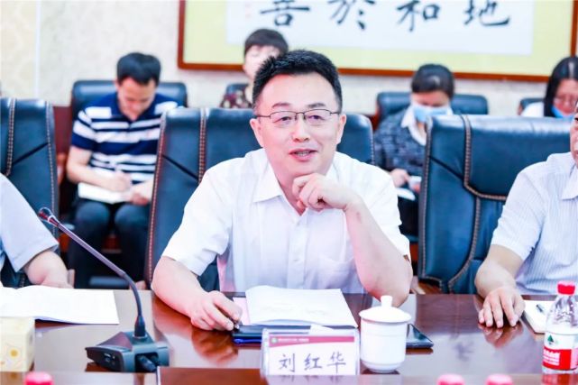湖南省发改委社会处副处长周权肯定了医院近年来取得的成绩.