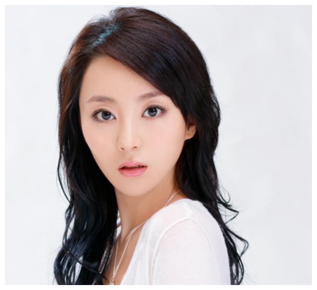 她是国产剧里第一个大尺度女演员,只可惜演完就不见踪影了!