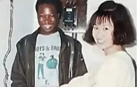 高校才女远嫁非洲当小老婆,父亲悲愤自杀,她的结局让人难以同情