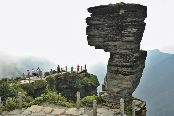 外地游客来贵州游玩,看到"梵净山"美景,感叹道:不虚此