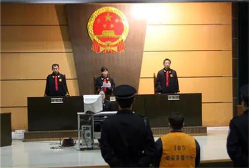 如何判断张宗玲是故意杀人罪还是放火罪,重点在于张宗玲纵火的目的.