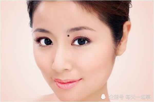 女人若有这4颗旺夫痣,有一颗就了不起,老公必能财运大开
