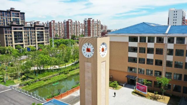 除上师大浦东临港中学和小学以外,还有上海中学东校高中部和建平临港