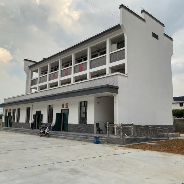 简介:平江县安定镇止马小学,位于安定镇止马村汉家组,建筑总面积1953