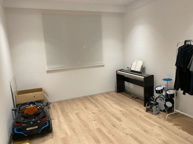 多功能房,既可以作为家里小孩的玩具屋,也可以作为练琴室等等,可以更