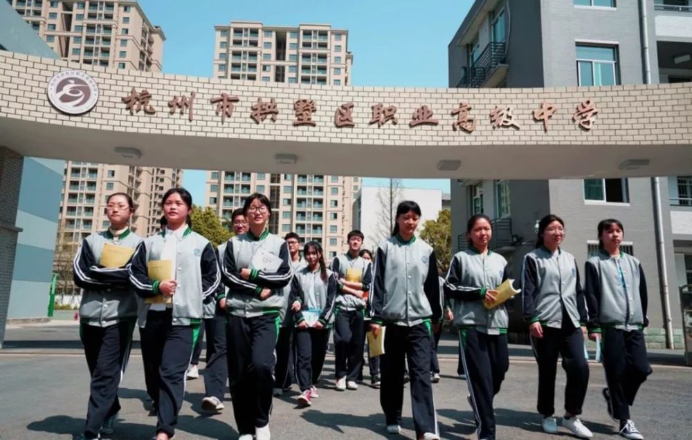 初中生疑惑:老师劝我不要考高中,选择去职高,究竟是何
