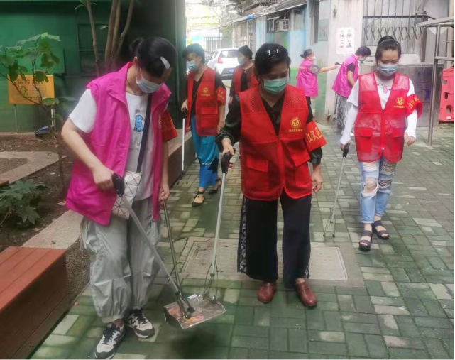 下沉党员打扫卫生