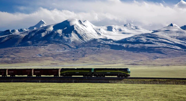 全球都说不可能,历时50年,青藏铁路成了!基建狂魔果然