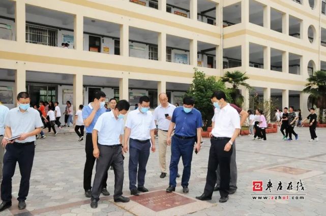 (于宝明)张庆余一行听取了胡校长对于师生返校,疫情防控,教学安排等