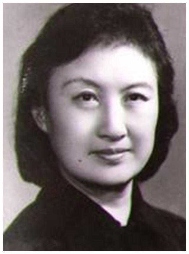 与原配携手52年,80岁另娶女演员,去世前留遗嘱:与原配合葬大海