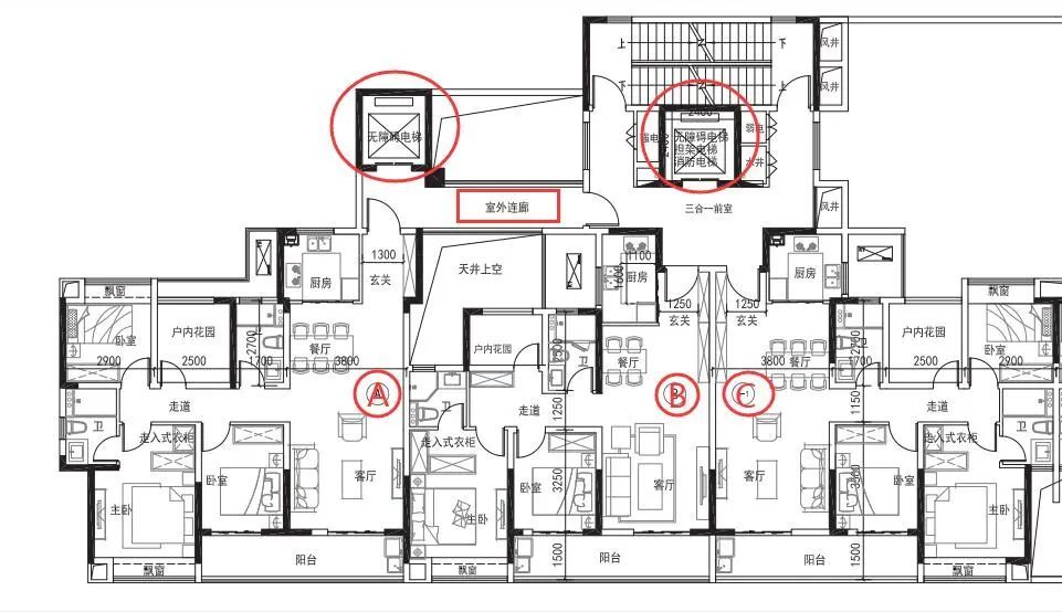 类板楼户型楼层平面图 目前,市面上最流行的就是这种连廊连接的类