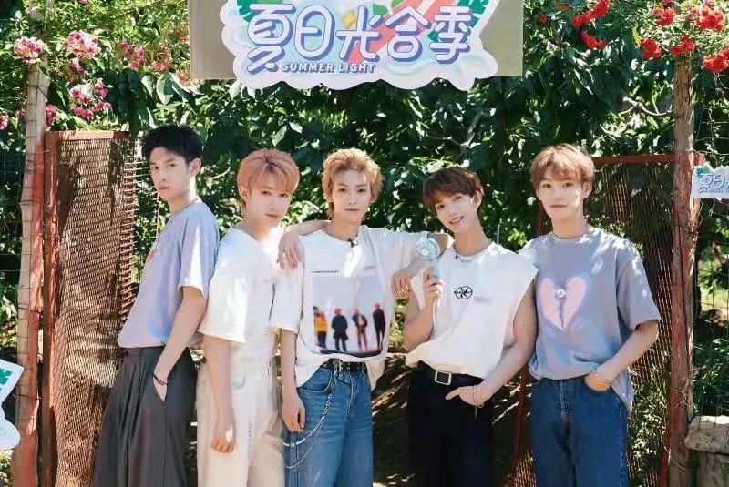 花开半夏传媒光合少年团综夏日光合季第四期上线少年们体验摘樱桃