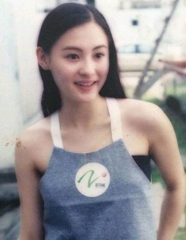 张柏芝发际线好漂亮,头发全梳上去发际线也不高,一般人别轻易尝试