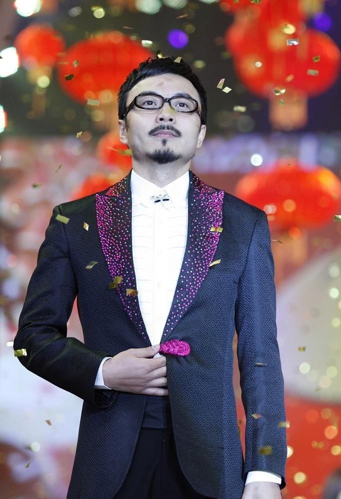汪涵一身军装也太帅了穿着迷彩服皱眉头好man气质真绝了