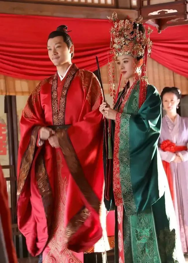3分钟带你看懂中国古代女子嫁衣色彩/版型/制式演变!