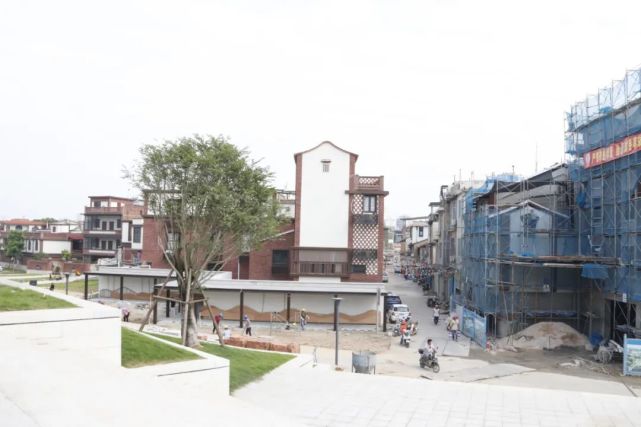 区领导陈仁朝,陈建进参加调研. 来源:漳州国家高新区 陈群