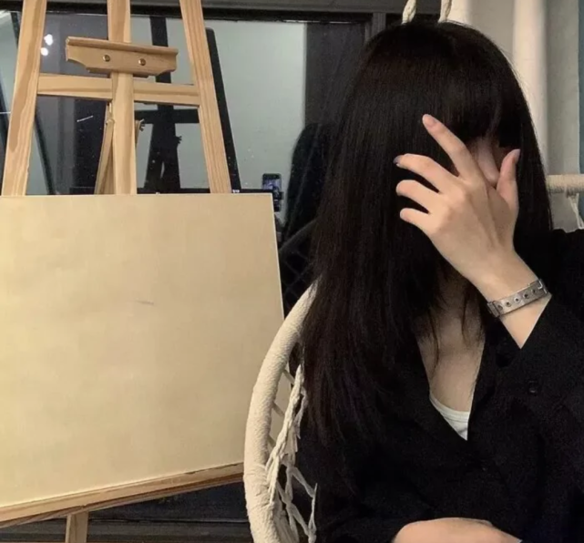 ins黑色系伤感女头